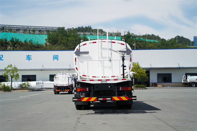 【汉成牌】东风天锦KR-300马力洒水车 20方（燃油车）
