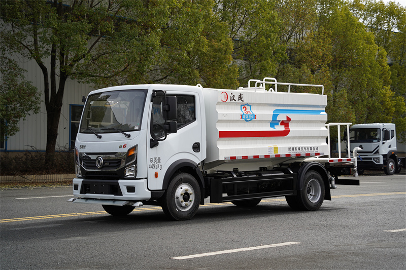 东风股份D6蓝牌洒水车 7方（燃油车）