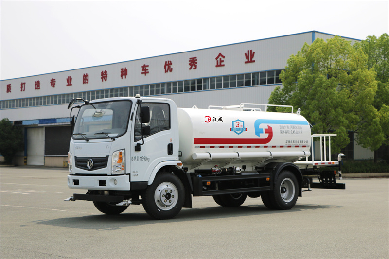 东风华神T1洒水车 9方（燃油车）