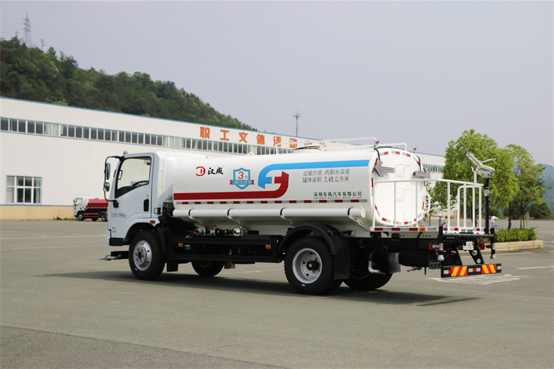 东风华神T1洒水车 9方（燃油车）