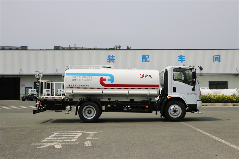 东风华神T1洒水车 9方（燃油车）