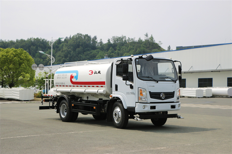 东风华神T1洒水车 9方（燃油车）